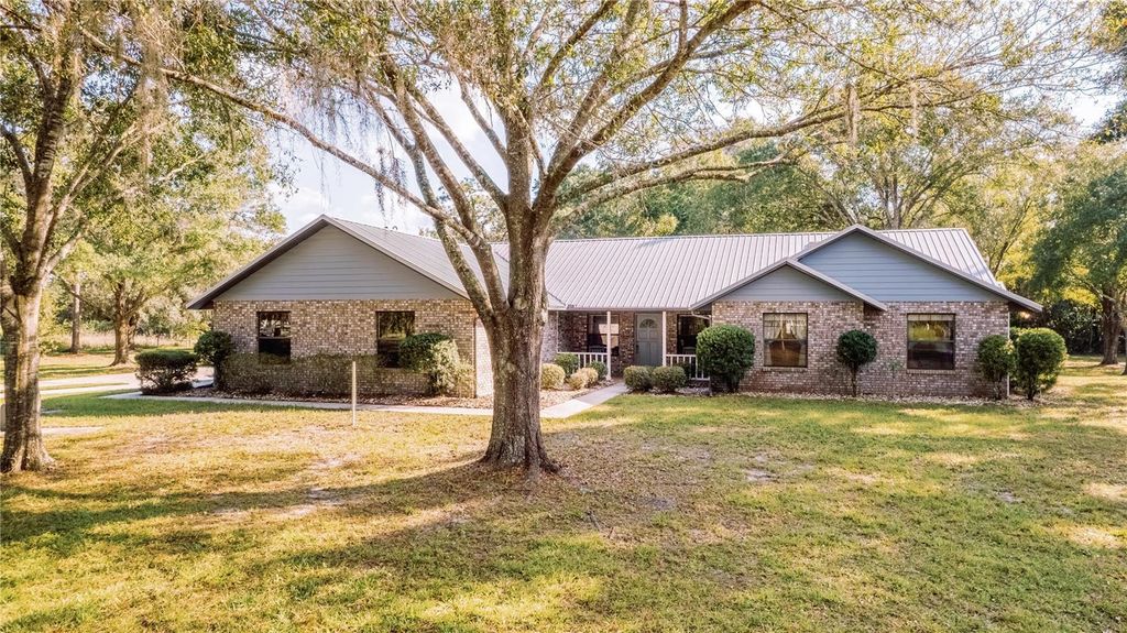 Photo of 4450 Pine Tree Drive, Saint Cloud, FL 34772 (MLS # S5137038)