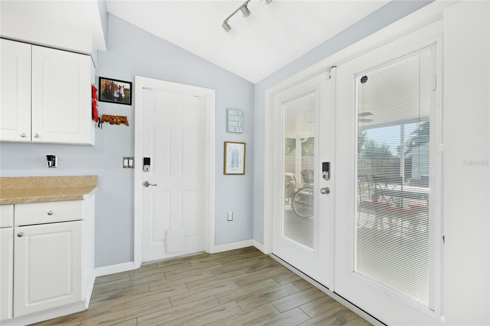 BEIGHNEER MANOR - Residential