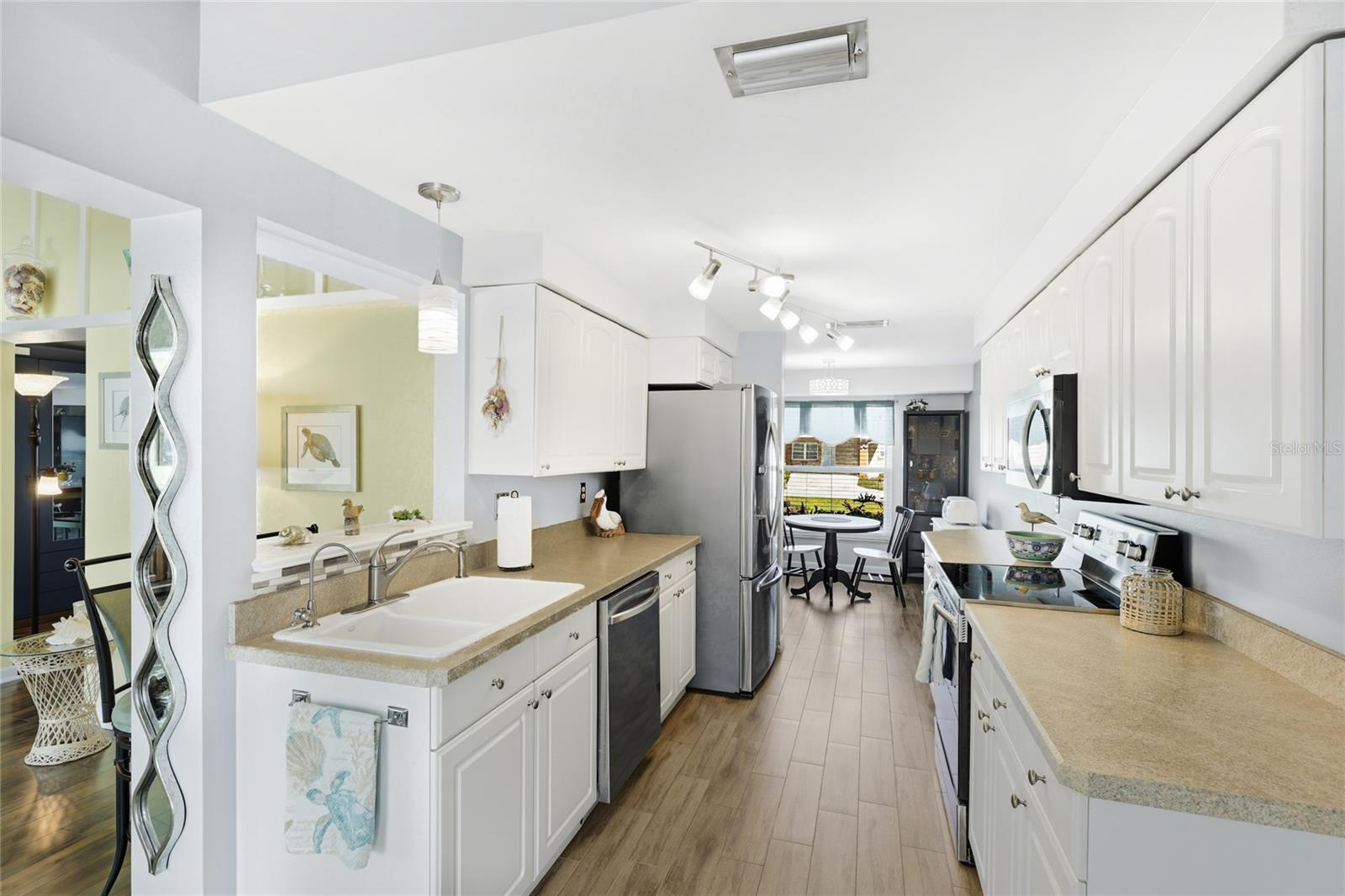 BEIGHNEER MANOR - Residential