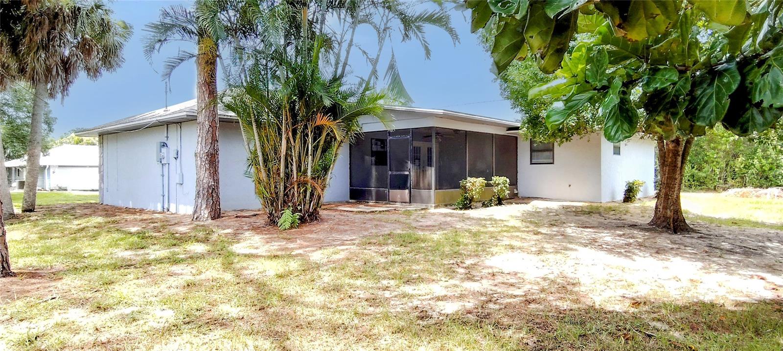632 WALLIS AVENUE, SEBASTIAN, FL, 32958/$299,900 4 632 WALLIS AVENUE