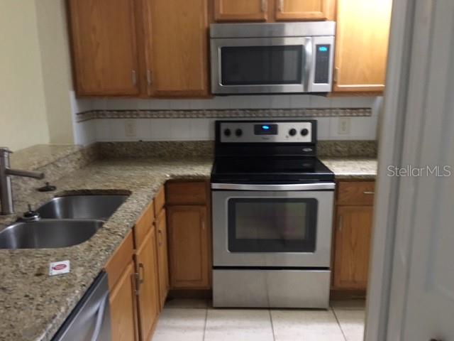 CLUB VILLAS AT WIMBLEDON PARK PH 01 - Residential Lease