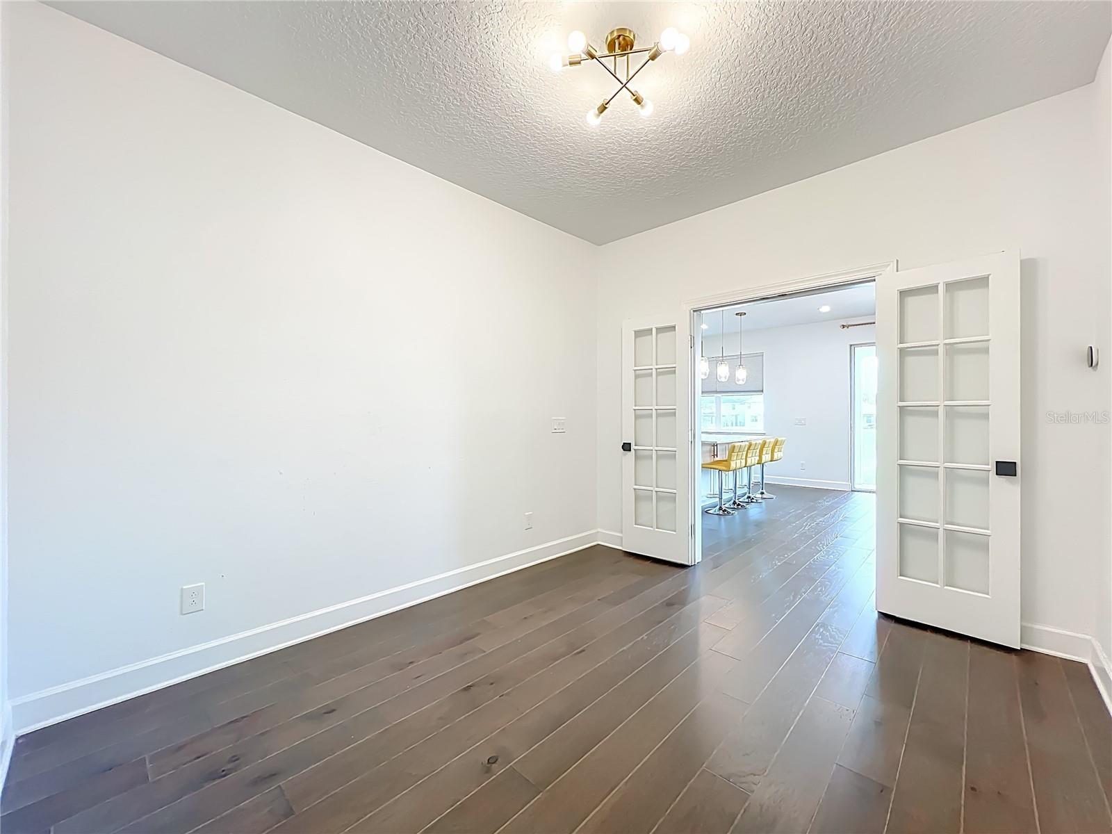 RIVERSIDE OAKS - Residential