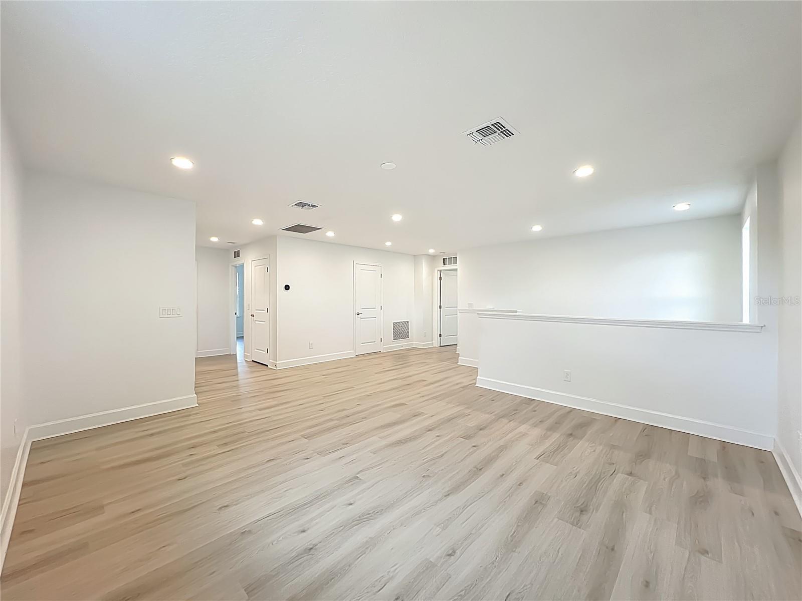 RIVERSIDE OAKS - Residential