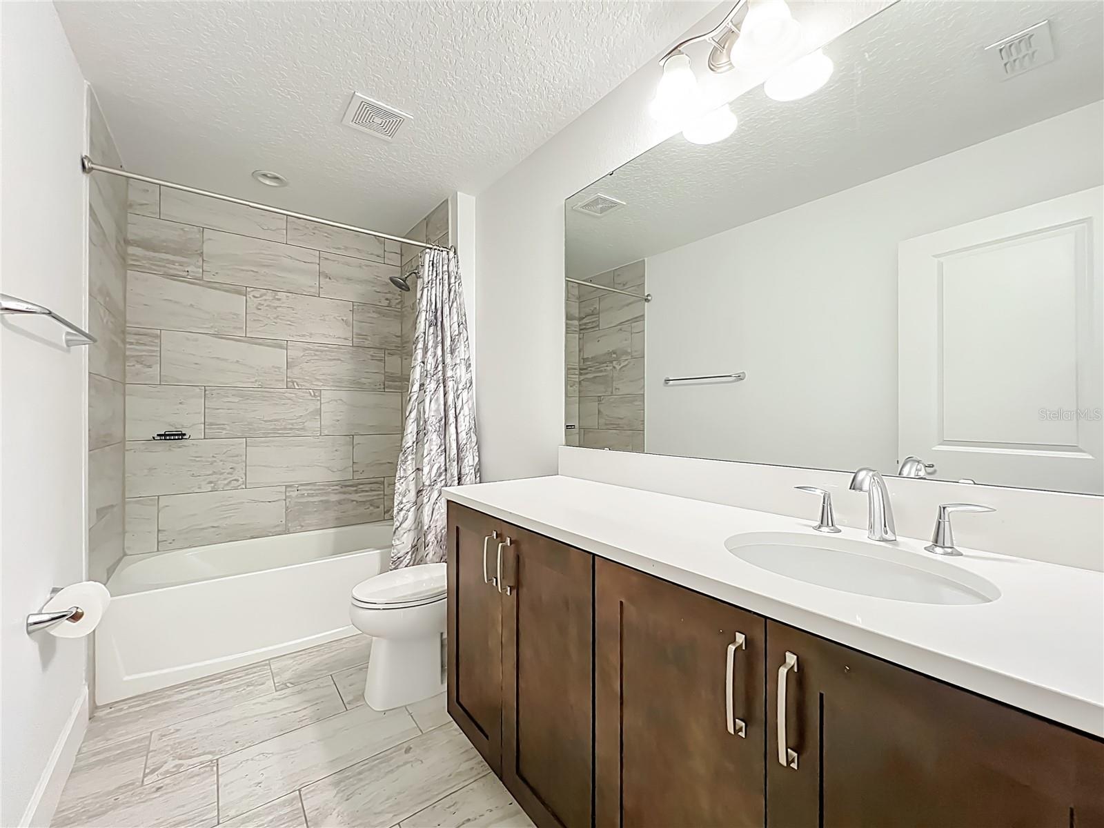 RIVERSIDE OAKS - Residential