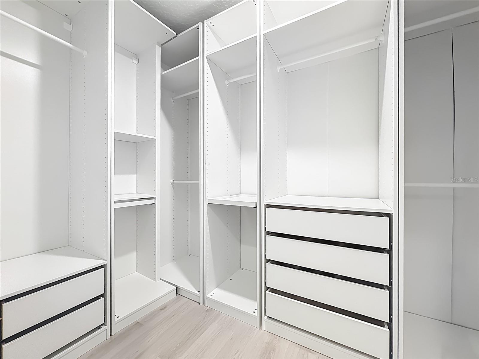 RIVERSIDE OAKS - Residential