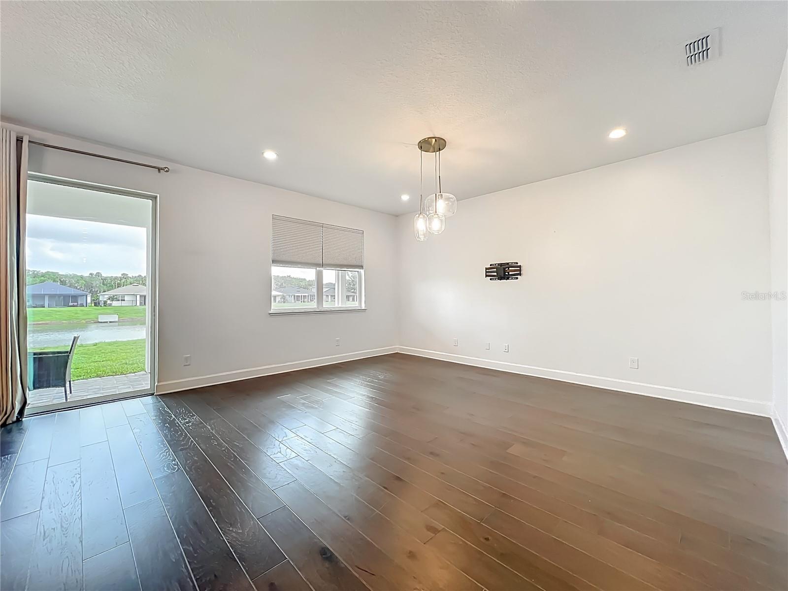 RIVERSIDE OAKS - Residential