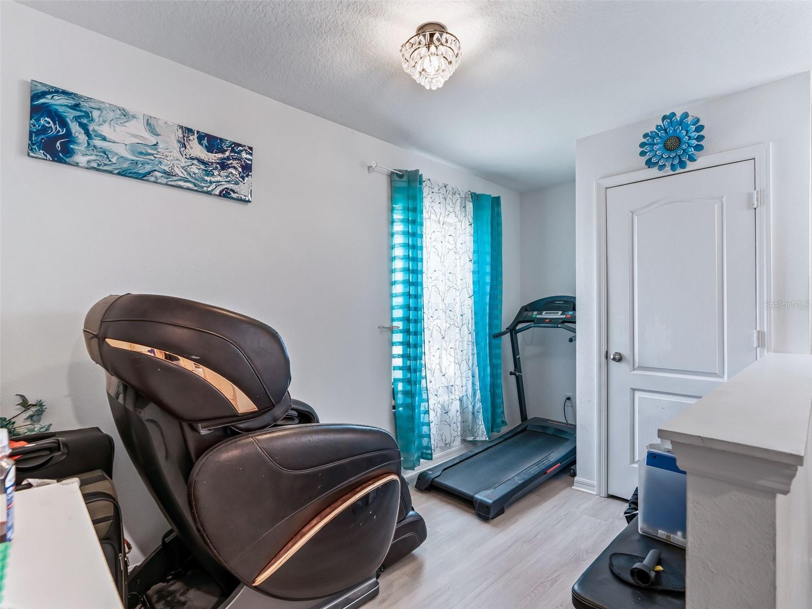 SHERMAN HILLS PH V - Residential