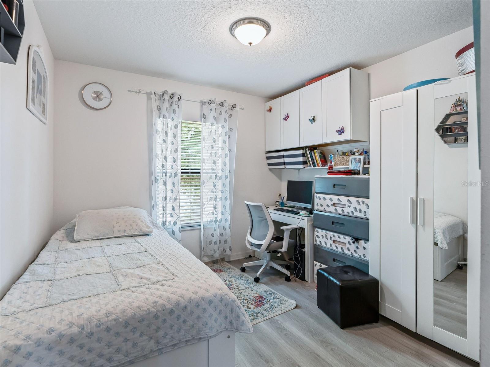 SHERMAN HILLS PH V - Residential