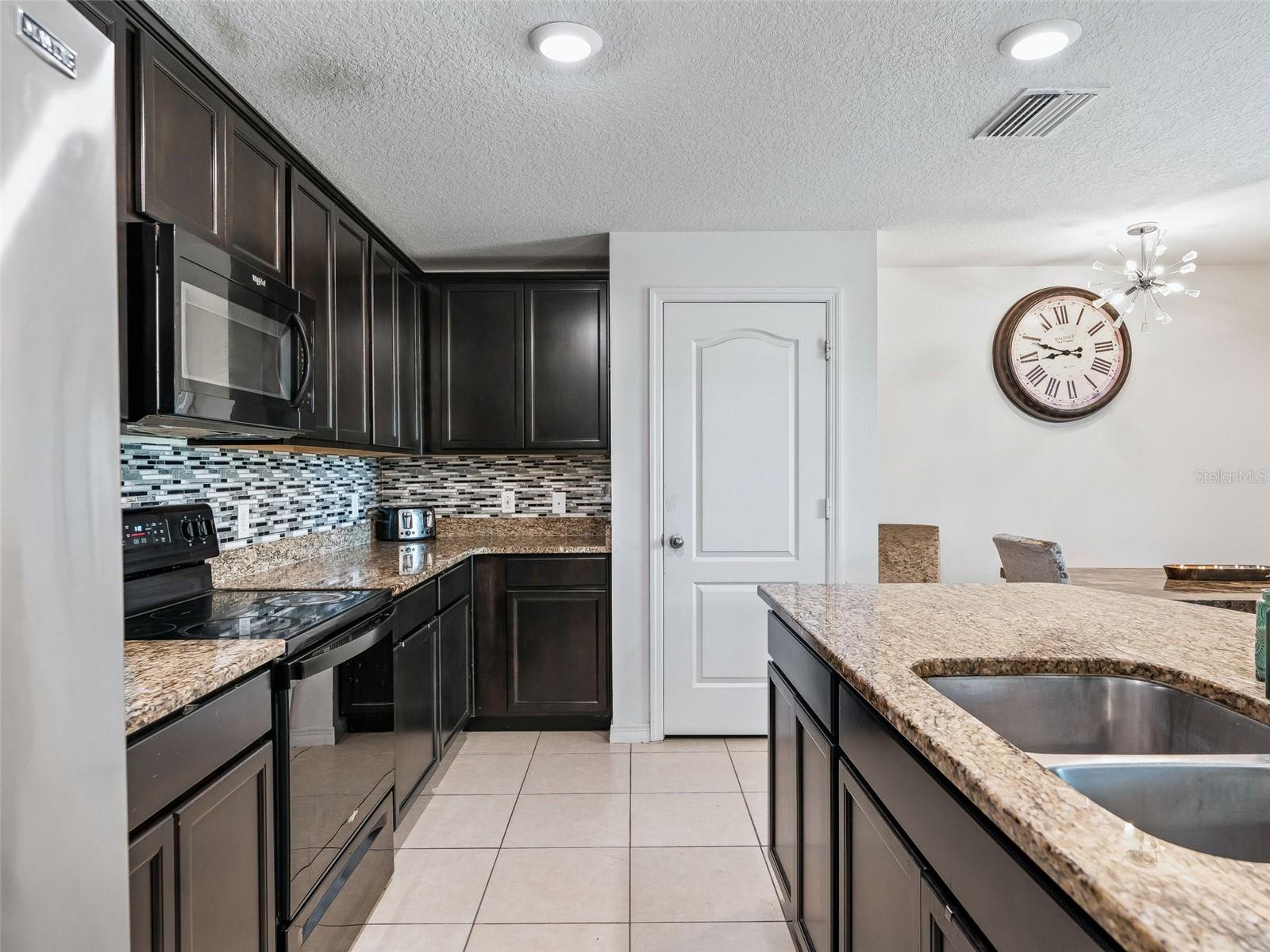 SHERMAN HILLS PH V - Residential