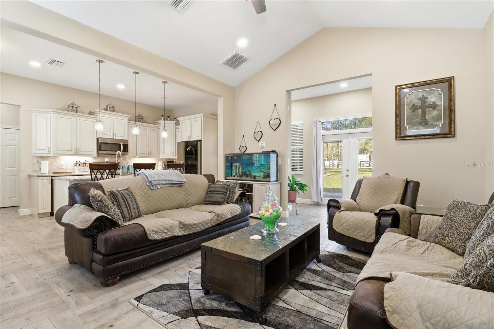 ROYAL HIGHLANDS - Residential