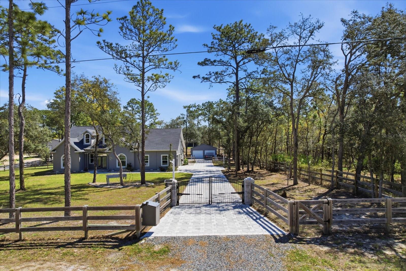 ROYAL HIGHLANDS - Residential