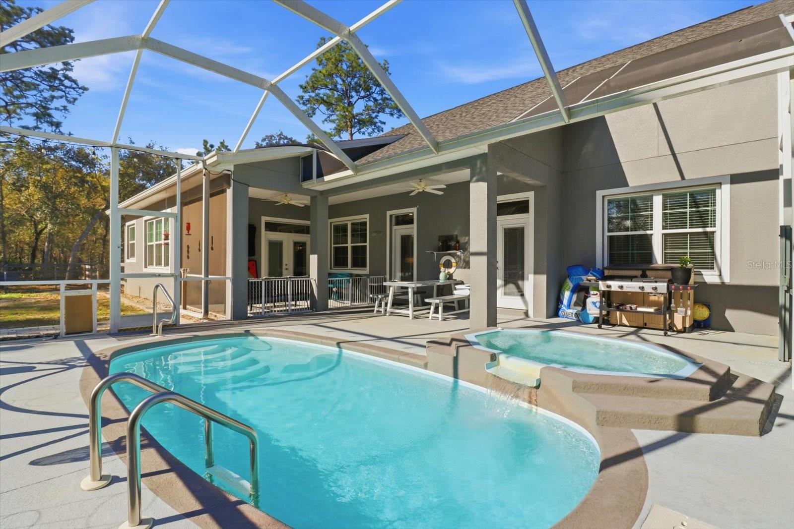 ROYAL HIGHLANDS - Residential