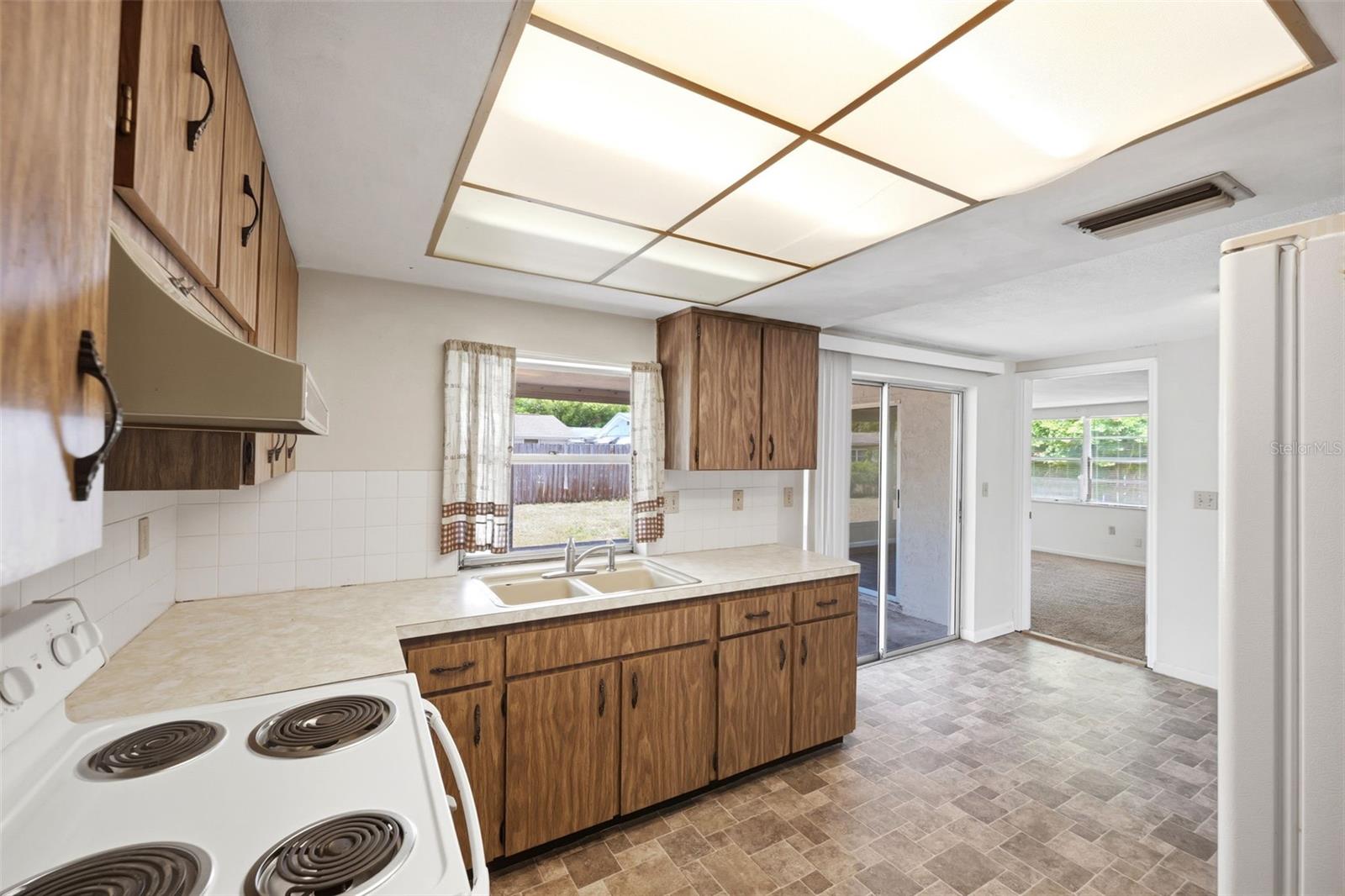 EMBASSY HILLS - Residential