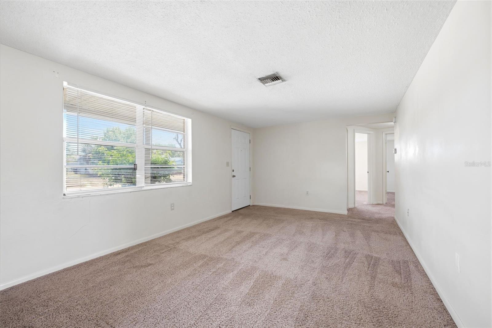 EMBASSY HILLS - Residential