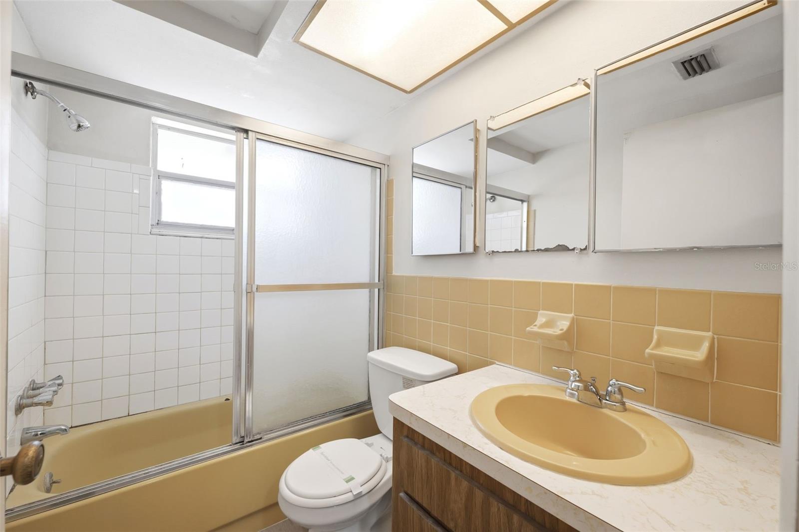 EMBASSY HILLS - Residential