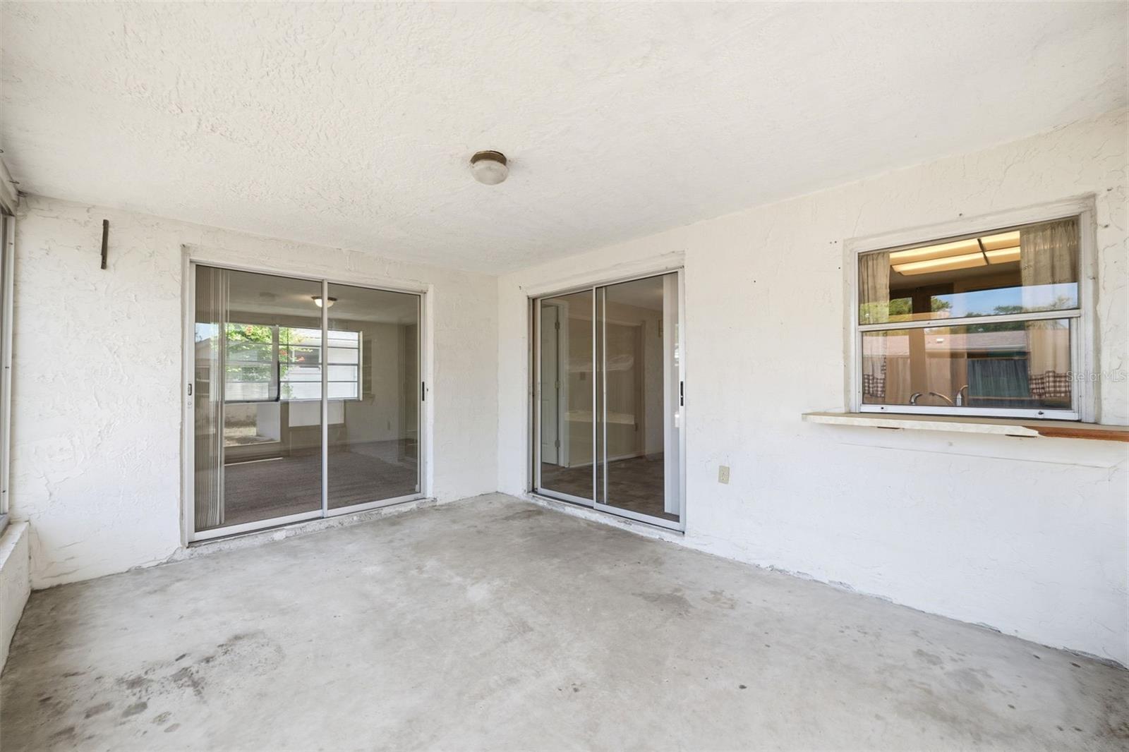 EMBASSY HILLS - Residential