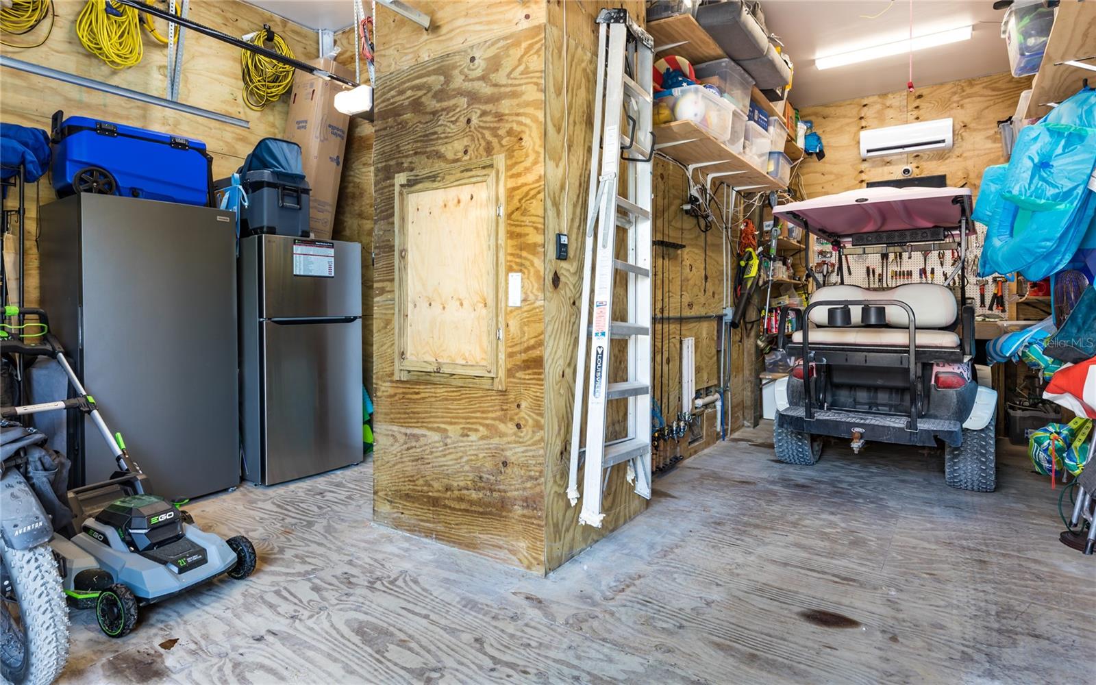 JOSES HIDEAWAY - Residential