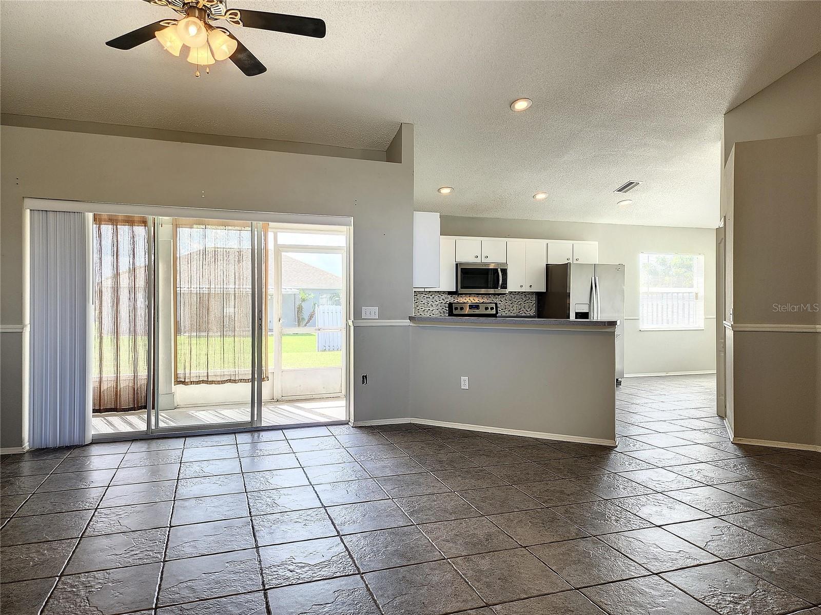 TERRANOVA PH 01A - Residential Lease