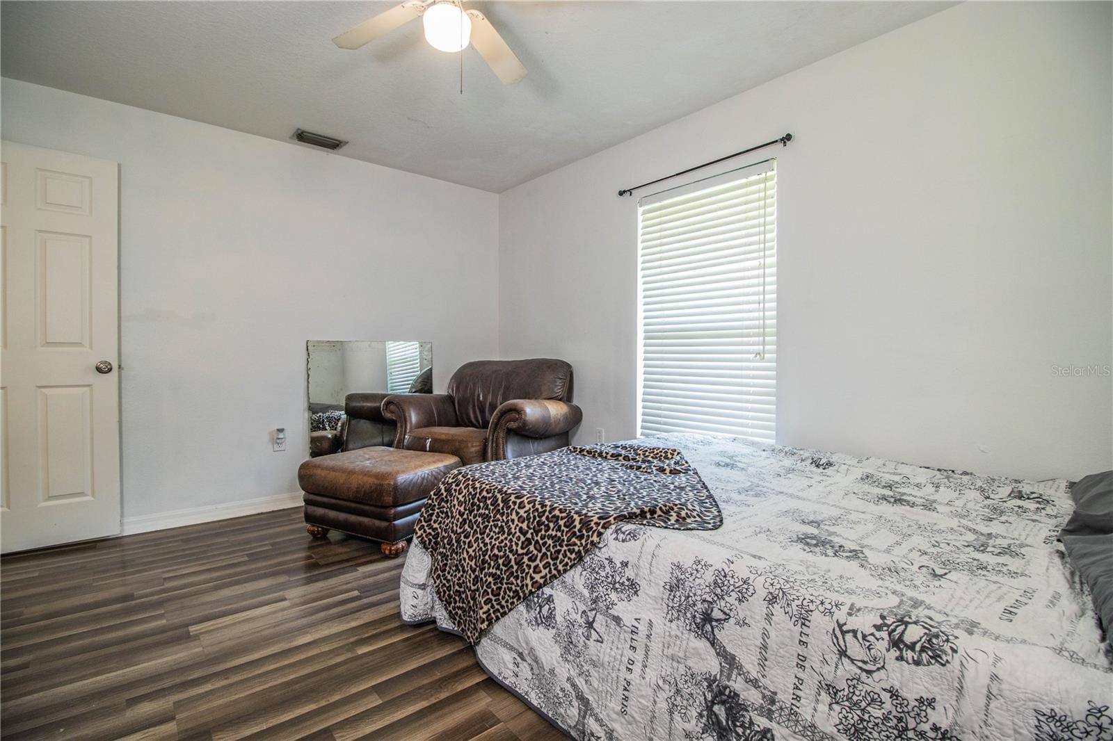 REFLECTIONS JULIANA PH 02 - Residential