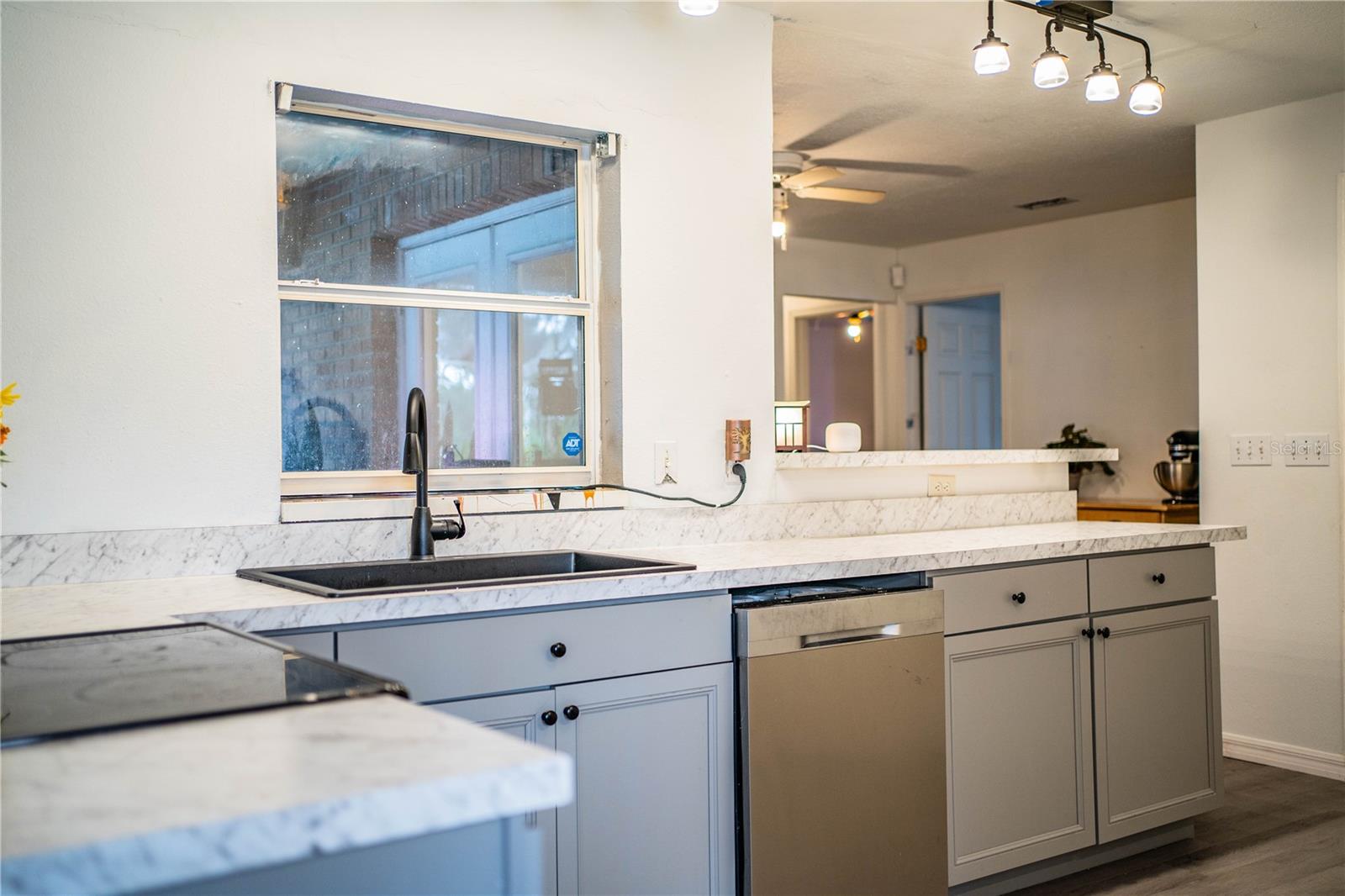 REFLECTIONS JULIANA PH 02 - Residential