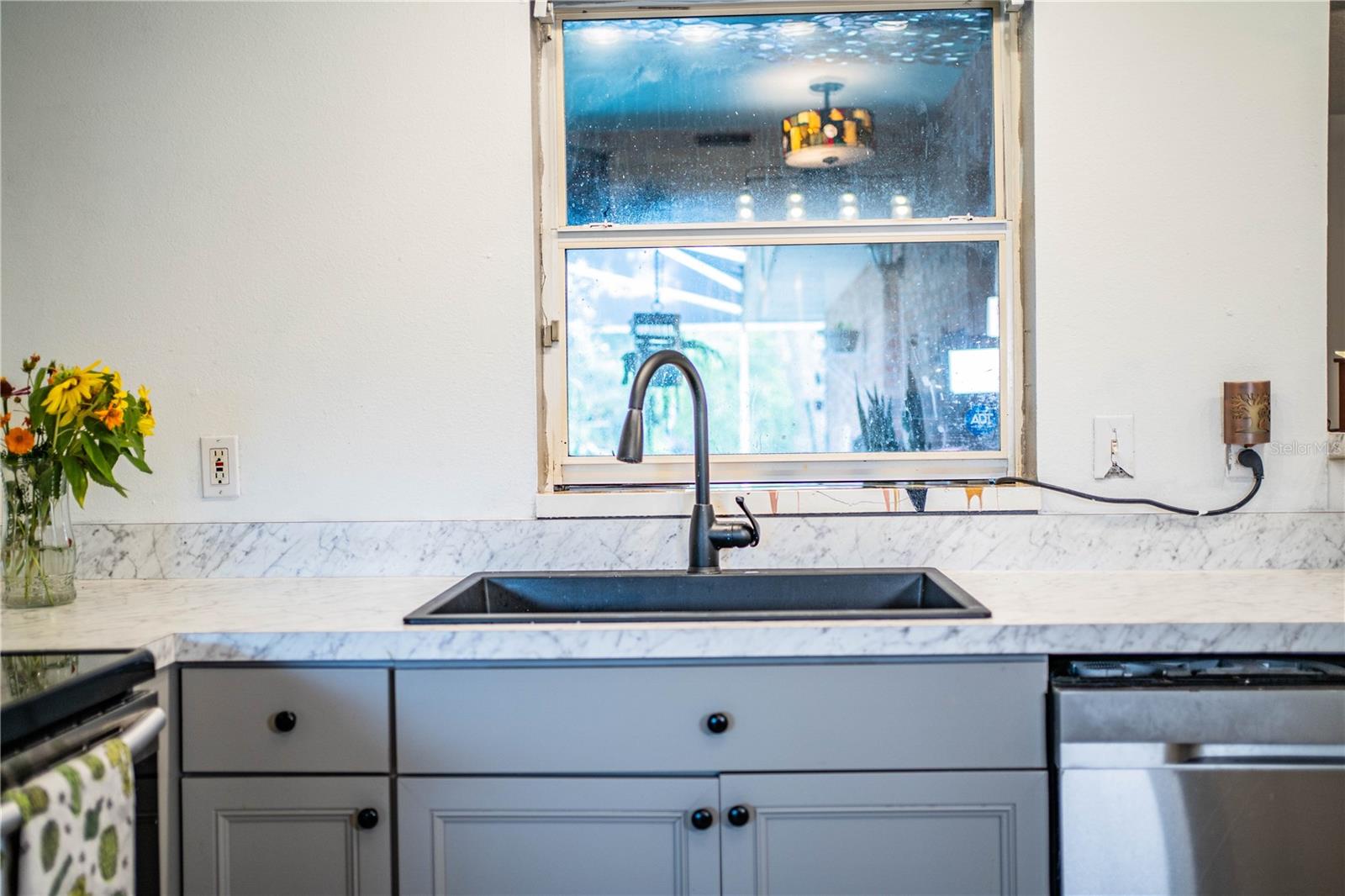 REFLECTIONS JULIANA PH 02 - Residential