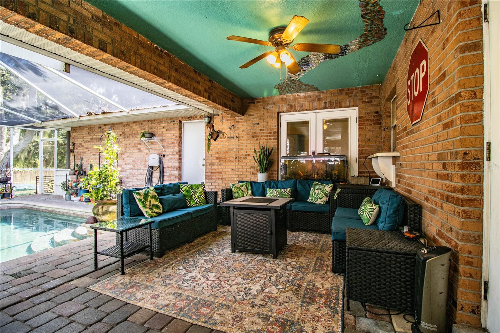 REFLECTIONS JULIANA PH 02 - Residential