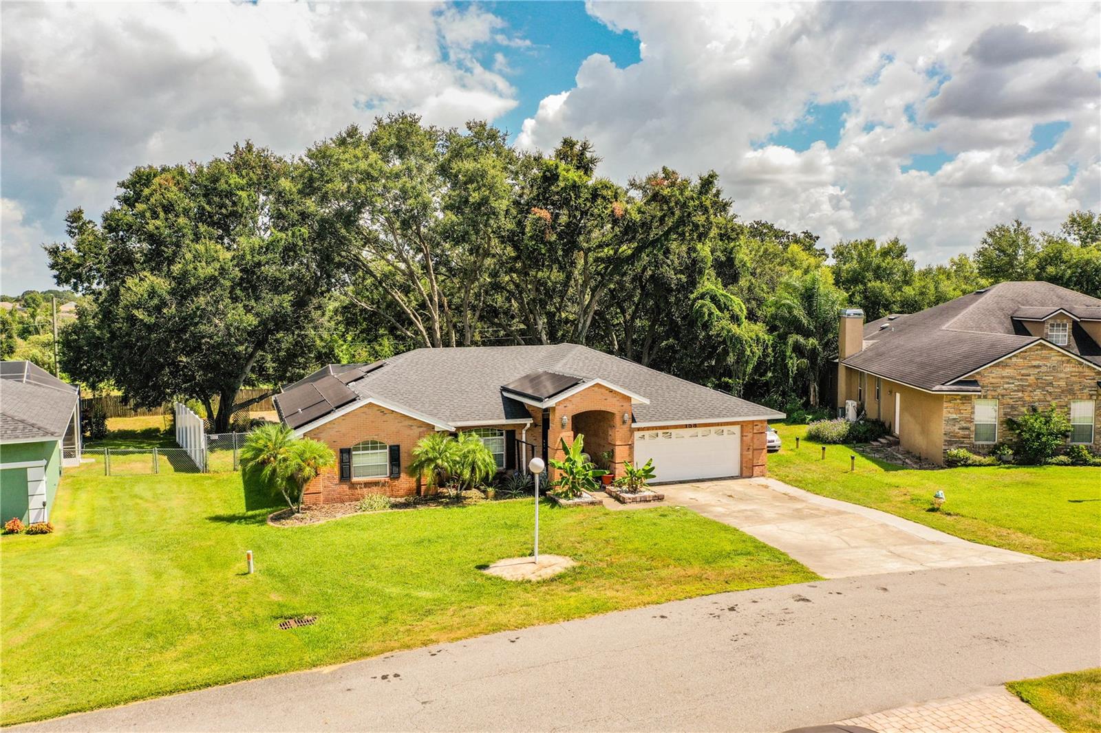 REFLECTIONS JULIANA PH 02 - Residential