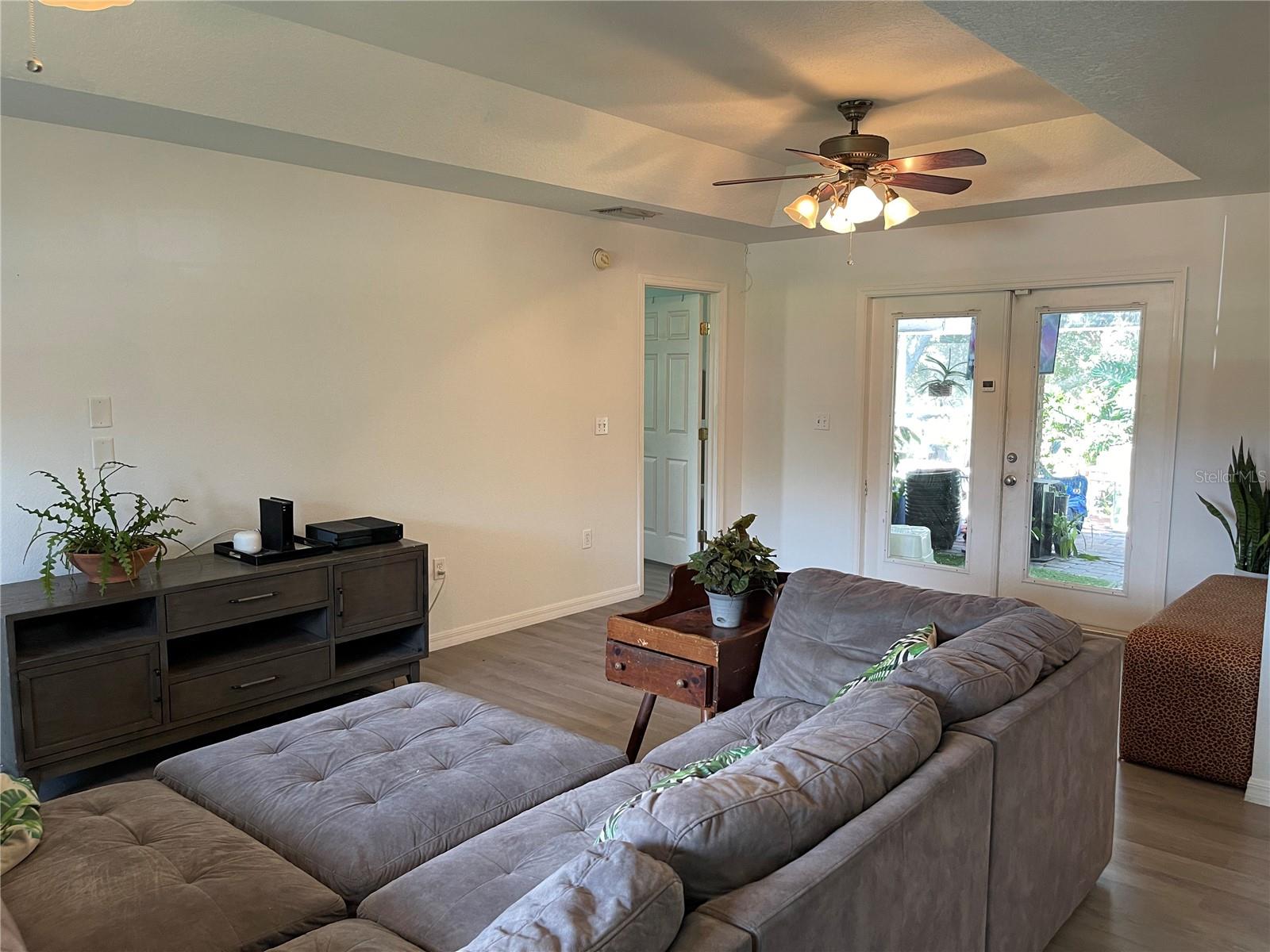 REFLECTIONS JULIANA PH 02 - Residential