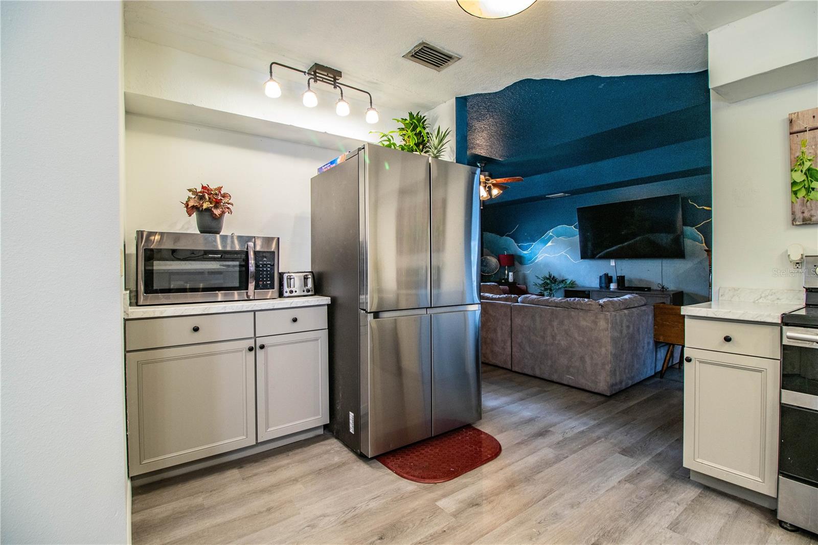 REFLECTIONS JULIANA PH 02 - Residential