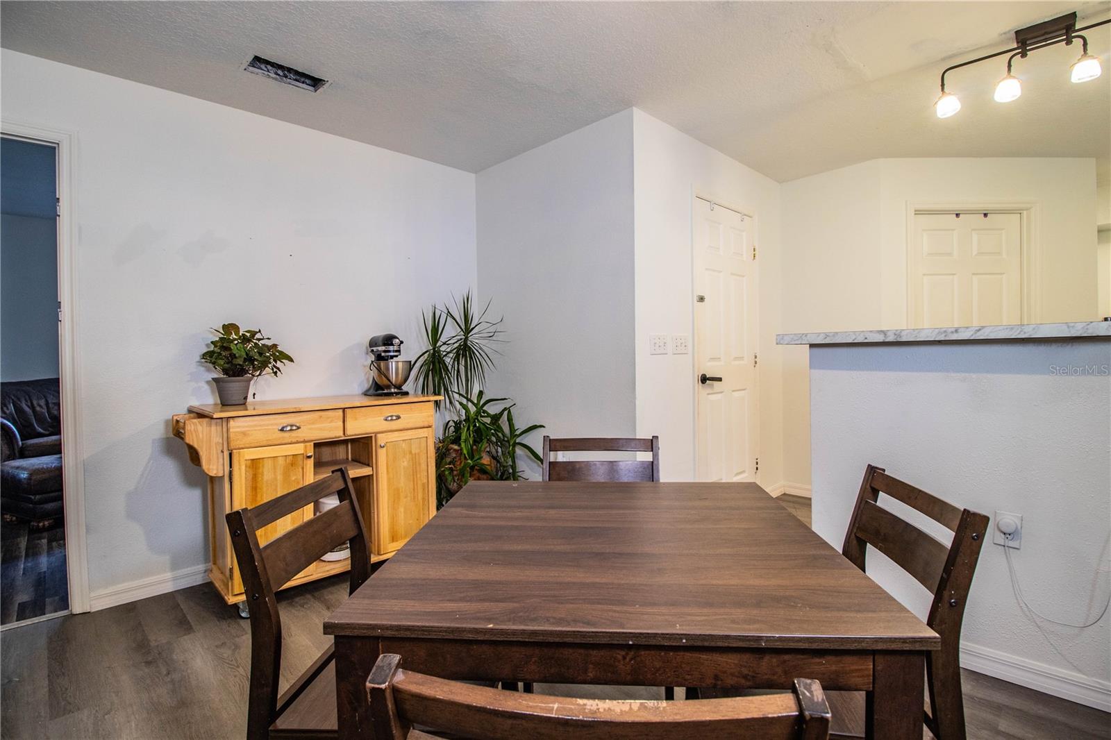 REFLECTIONS JULIANA PH 02 - Residential