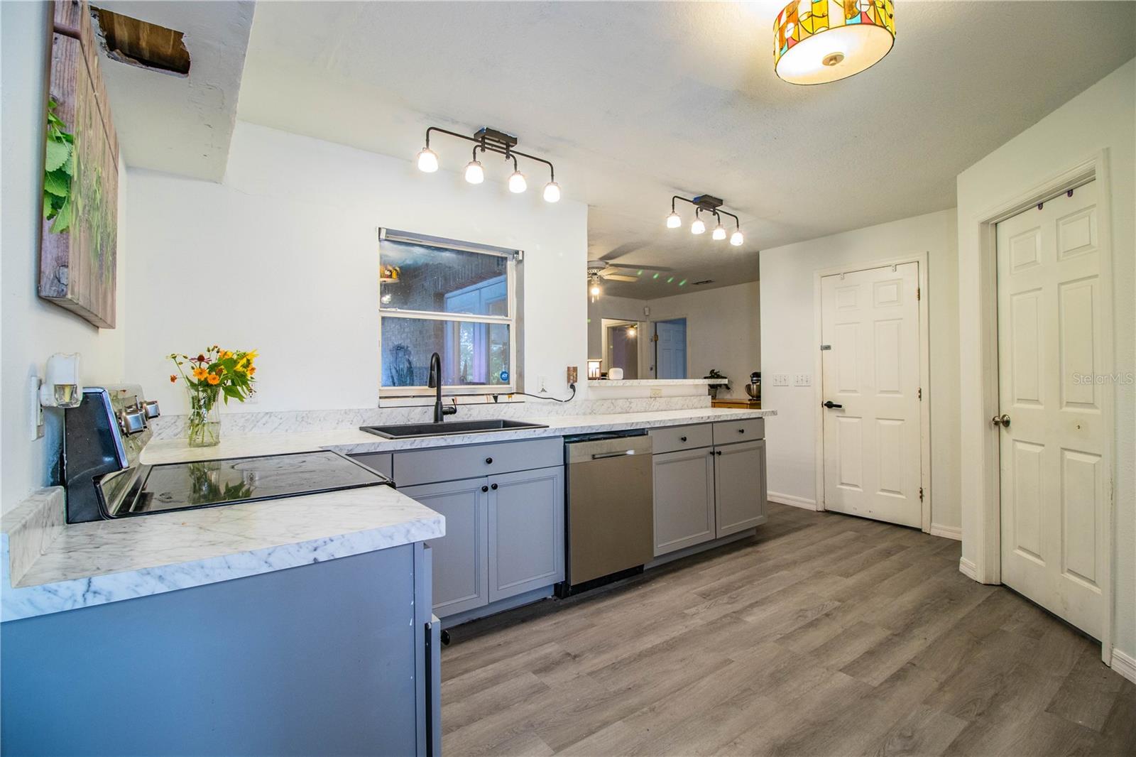 REFLECTIONS JULIANA PH 02 - Residential