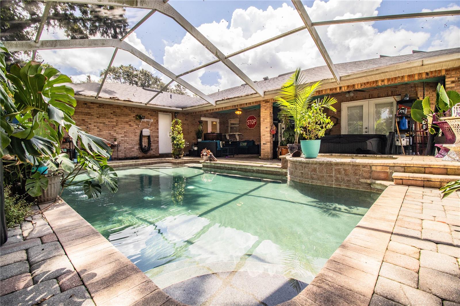 REFLECTIONS JULIANA PH 02 - Residential