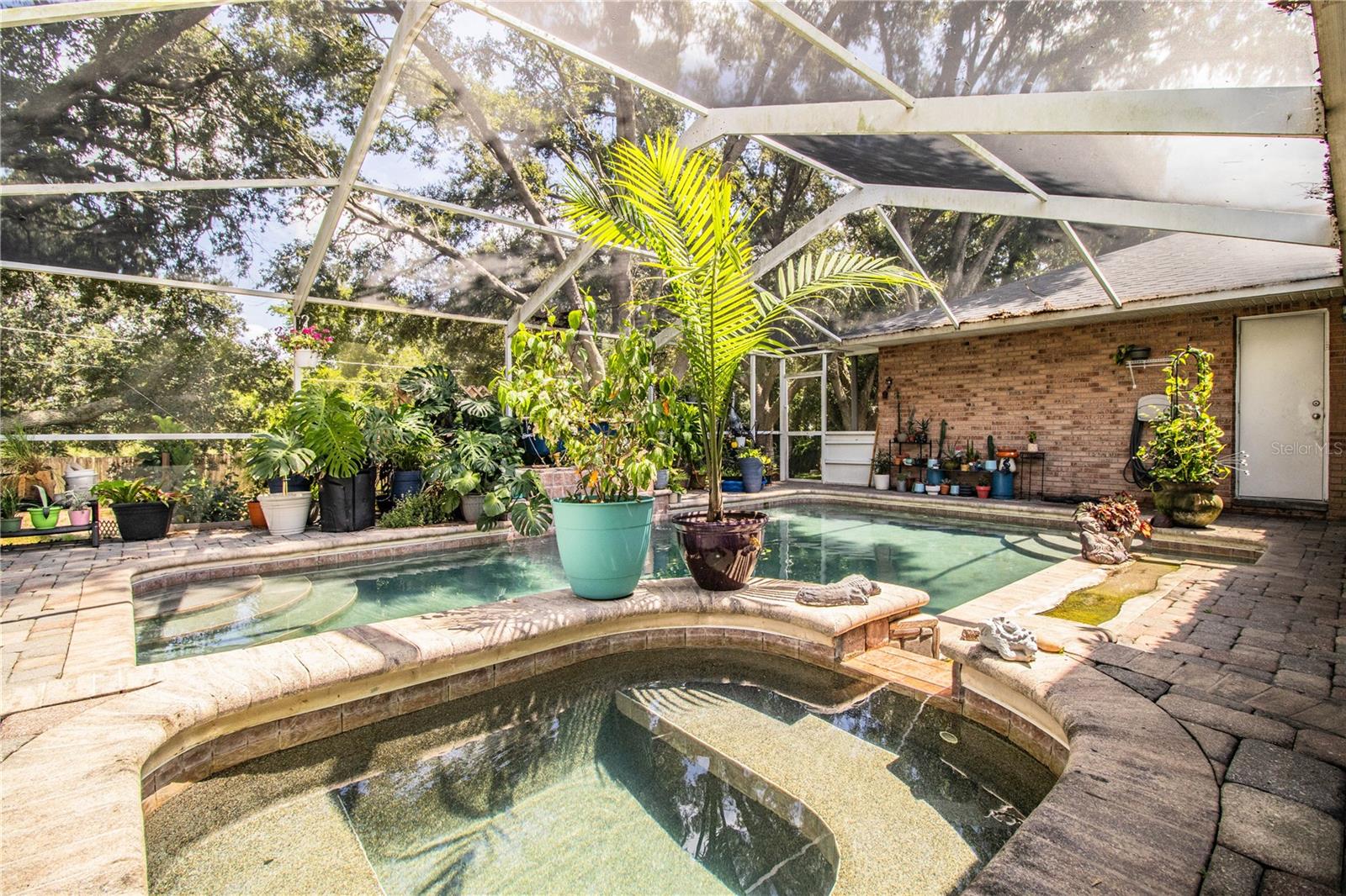 REFLECTIONS JULIANA PH 02 - Residential