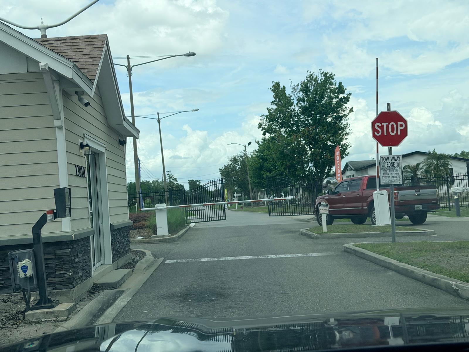 FAIRWAYS COUNTRY CLUB - Residential