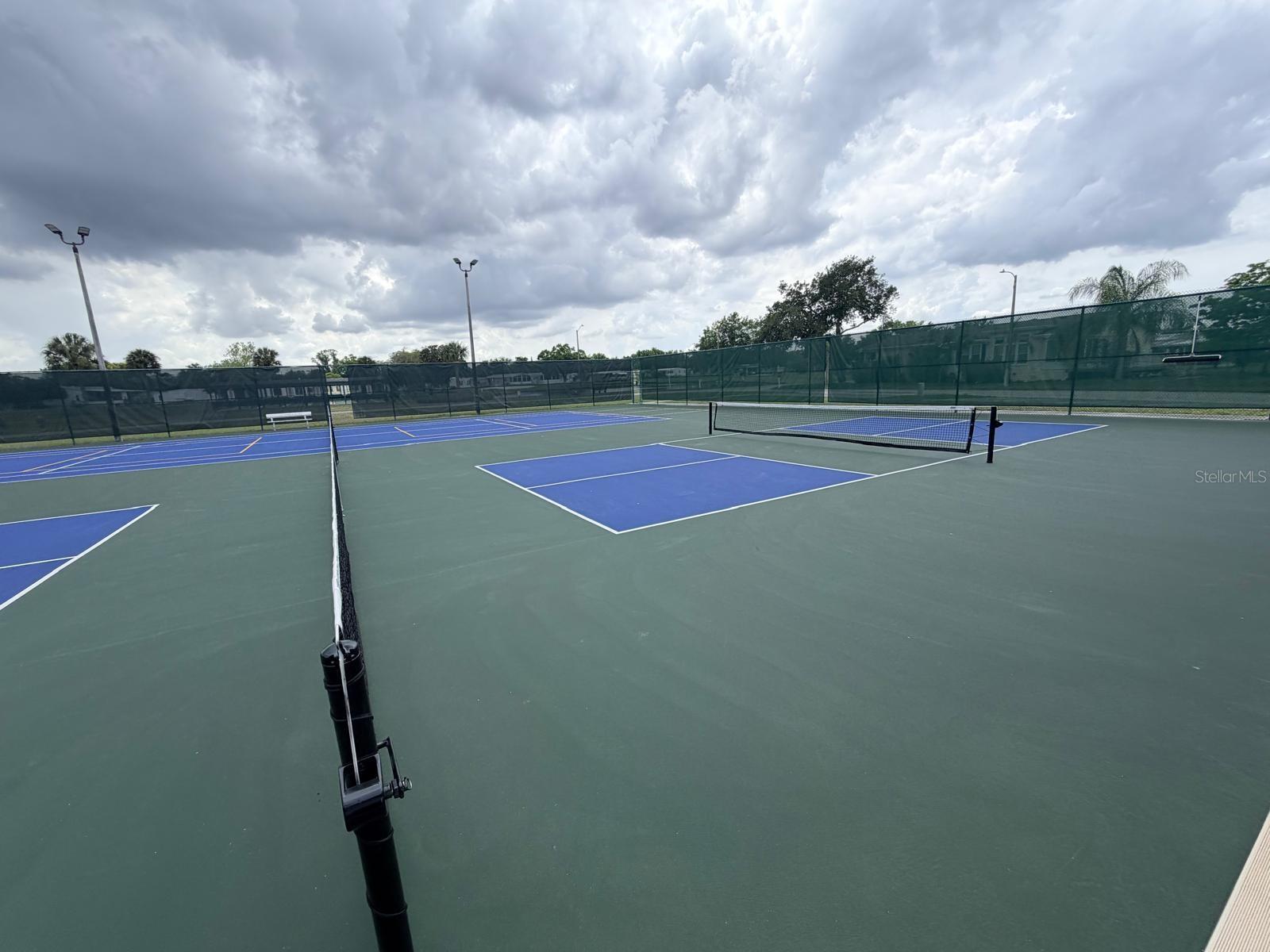 FAIRWAYS COUNTRY CLUB - Residential