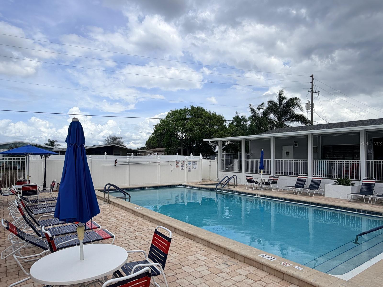 FAIRWAYS COUNTRY CLUB - Residential