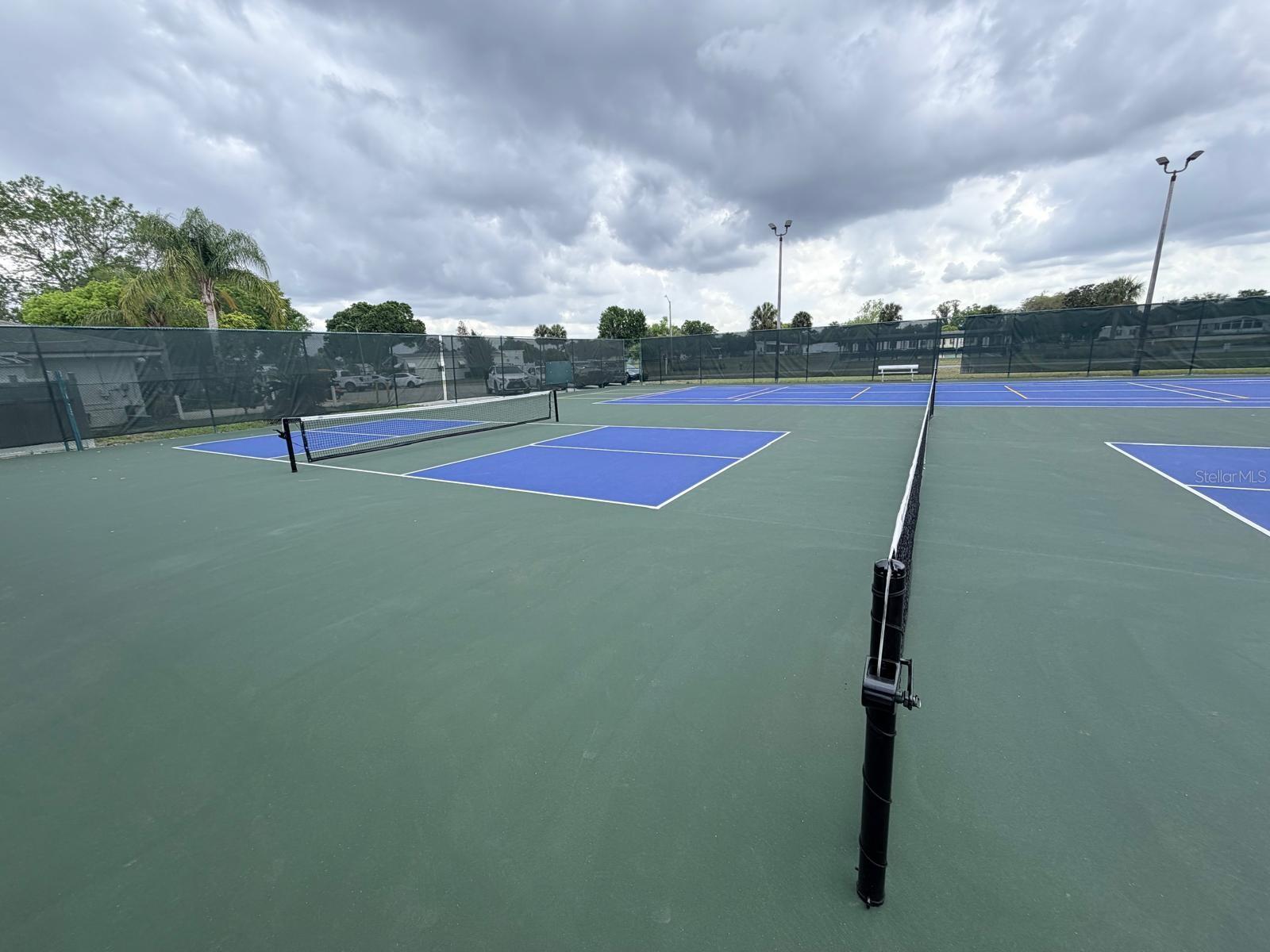 FAIRWAYS COUNTRY CLUB - Residential