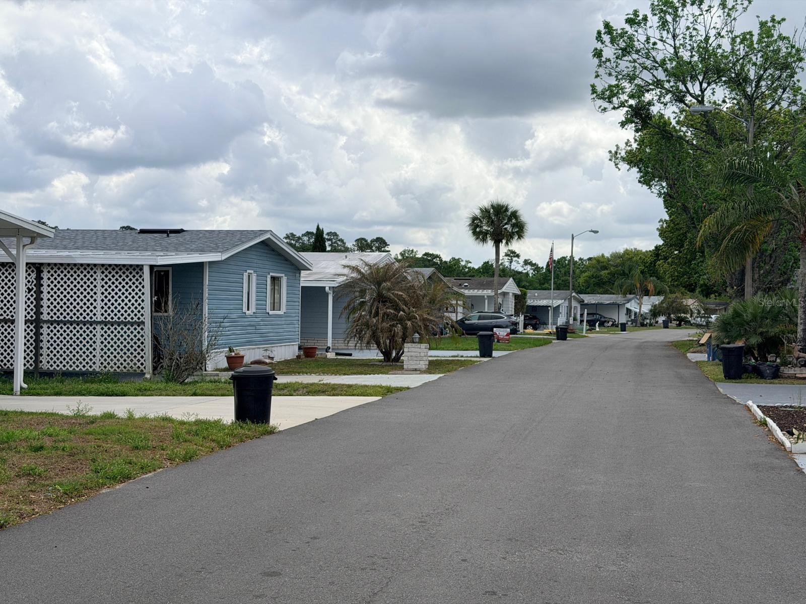 FAIRWAYS COUNTRY CLUB - Residential