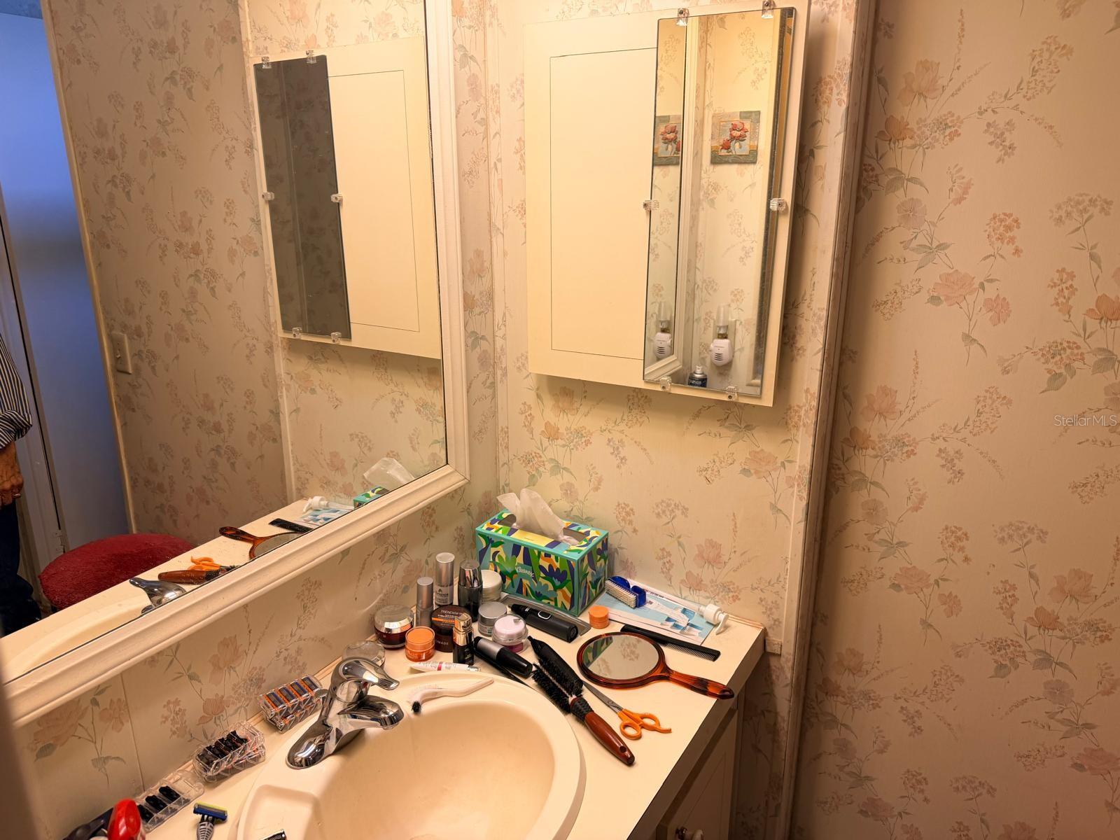 FAIRWAYS COUNTRY CLUB - Residential