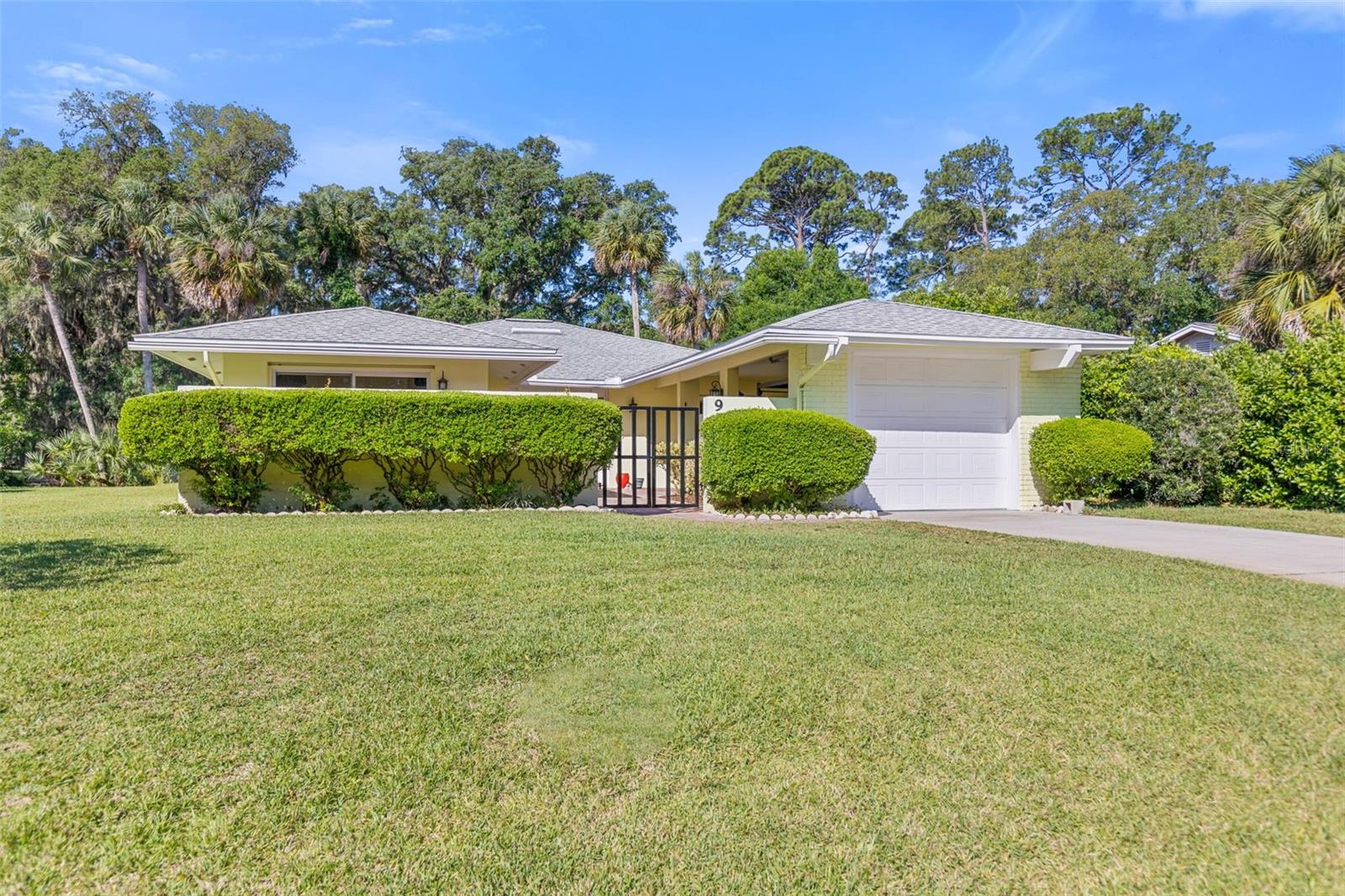 LAKE FOREST & LAKE FOREST NORTH - Residential