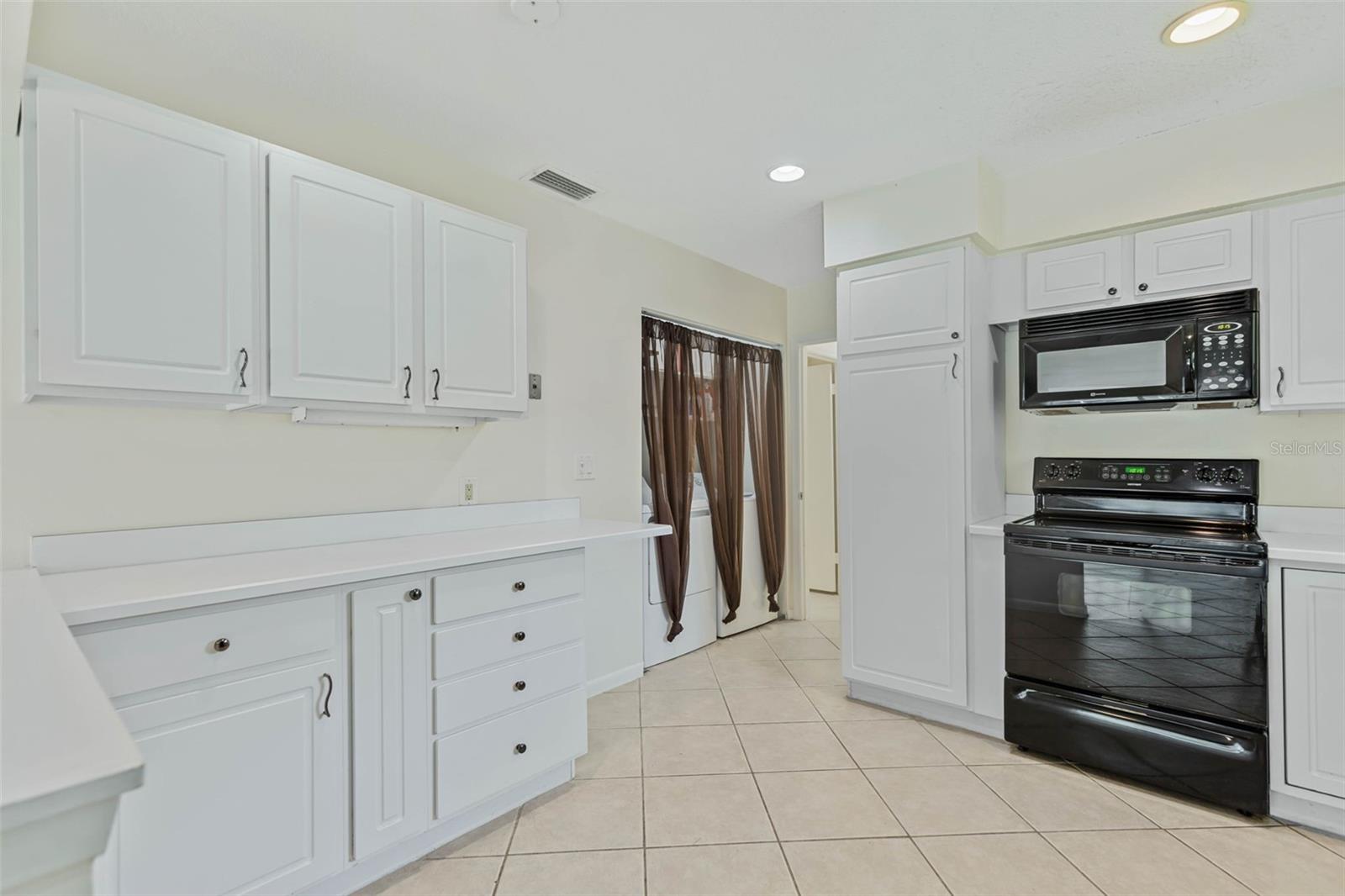 LAKE FOREST & LAKE FOREST NORTH - Residential