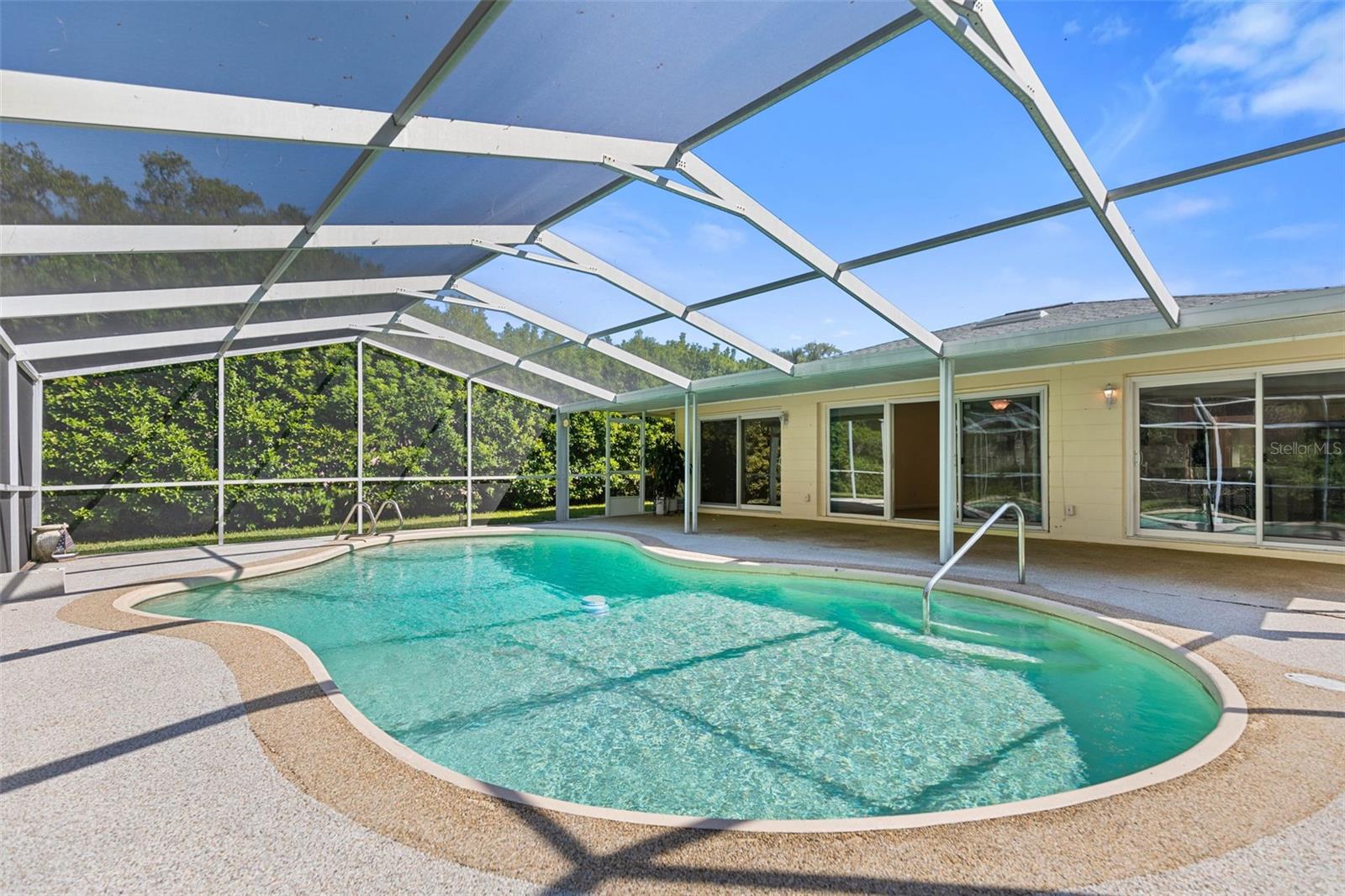 LAKE FOREST & LAKE FOREST NORTH - Residential