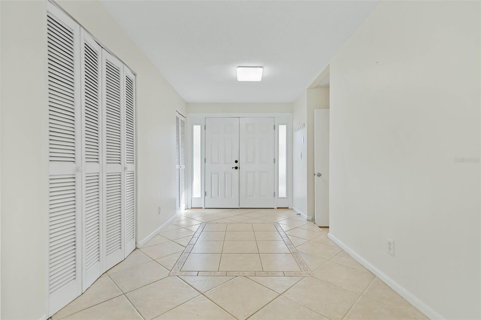 LAKE FOREST & LAKE FOREST NORTH - Residential