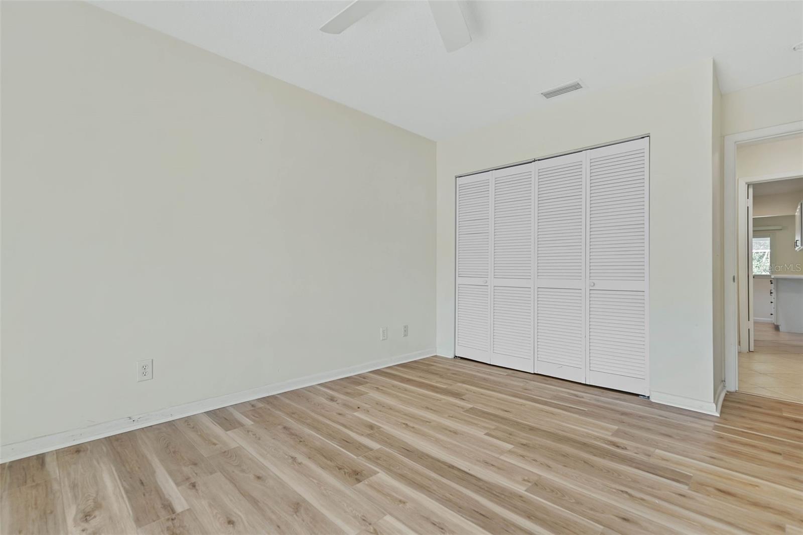 LAKE FOREST & LAKE FOREST NORTH - Residential