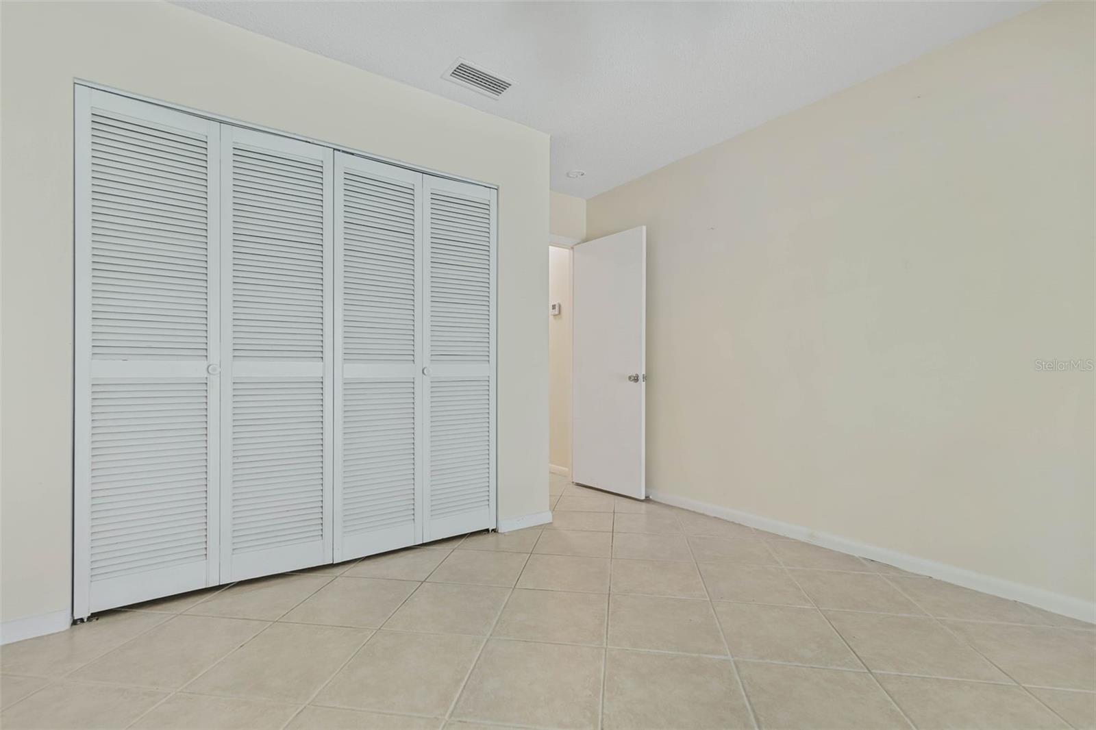 LAKE FOREST & LAKE FOREST NORTH - Residential