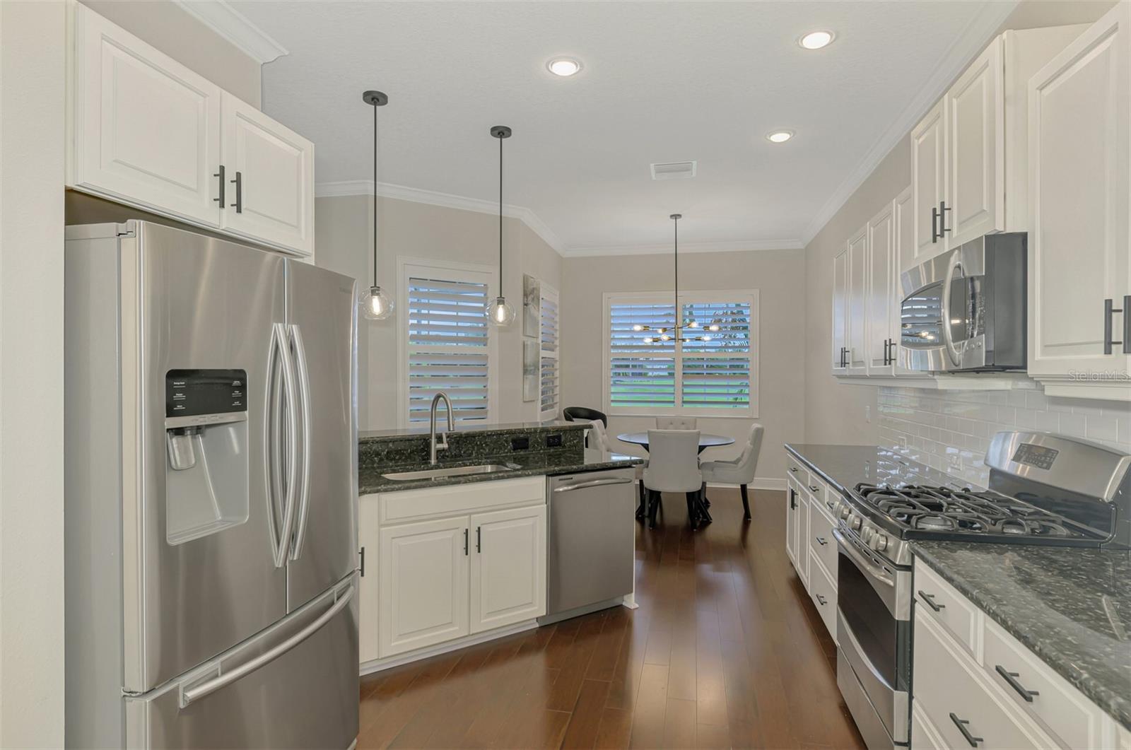 COUNTRY CLUB EAST - Residential