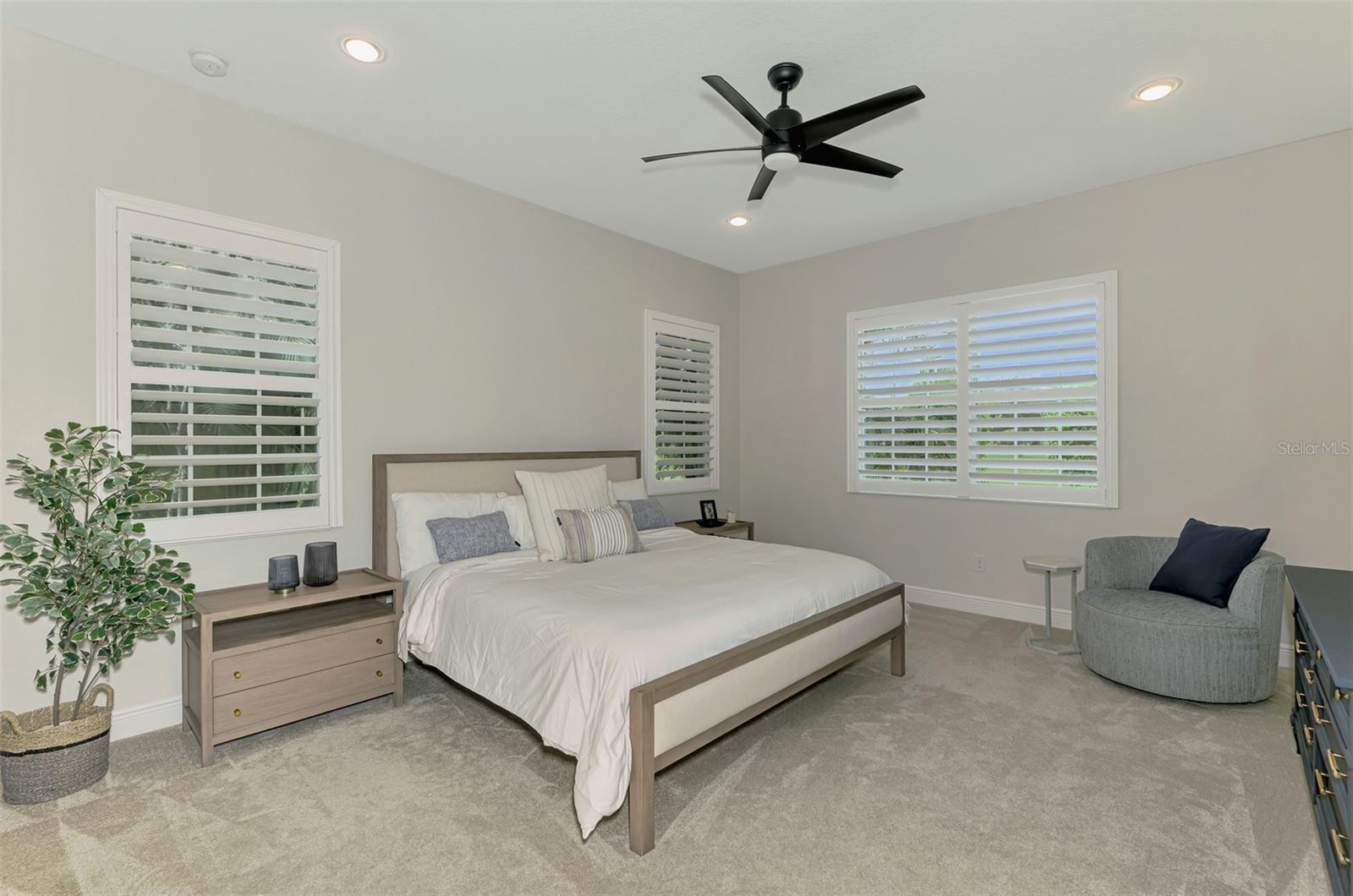 COUNTRY CLUB EAST - Residential