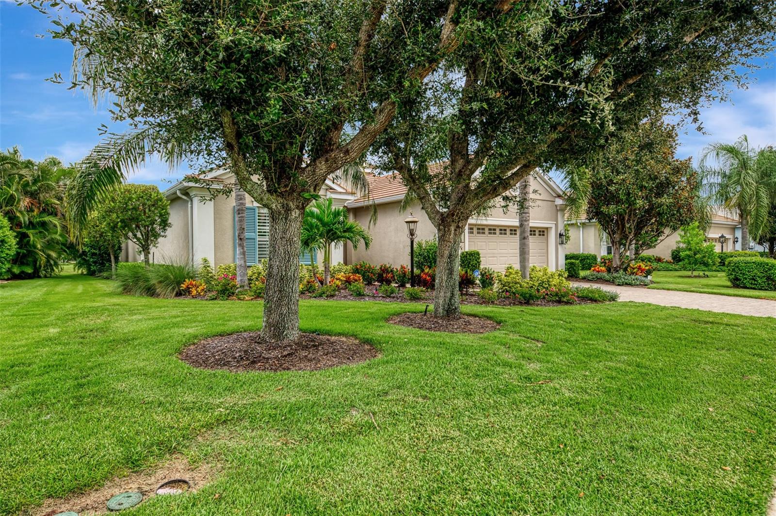 COUNTRY CLUB EAST - Residential