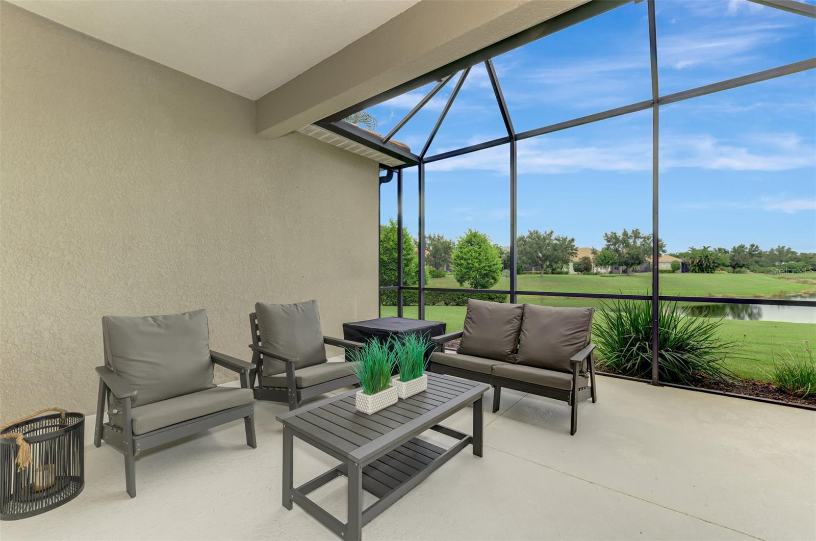 COUNTRY CLUB EAST - Residential