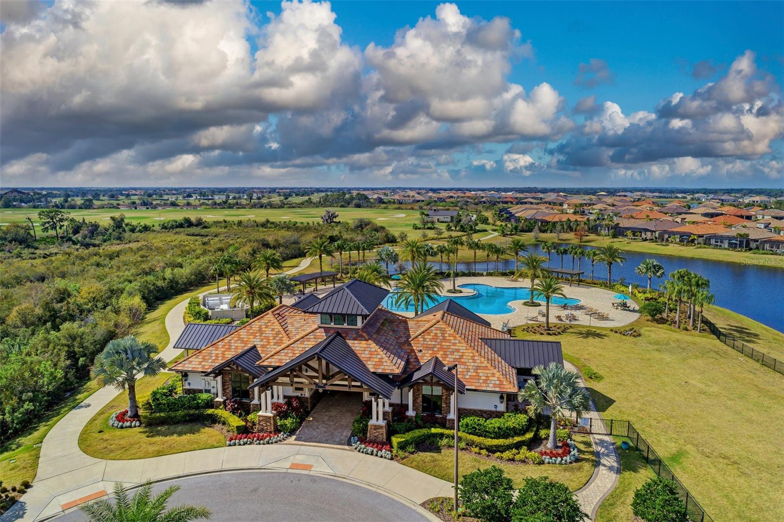 COUNTRY CLUB EAST - Residential